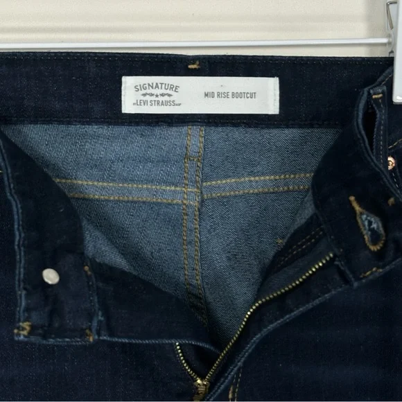 Levi Strauss Signature Mid-Rise Bootcut Denim Jeans • Blue • Sz 20M W35 L32 •EUC - Picture 7 of 15